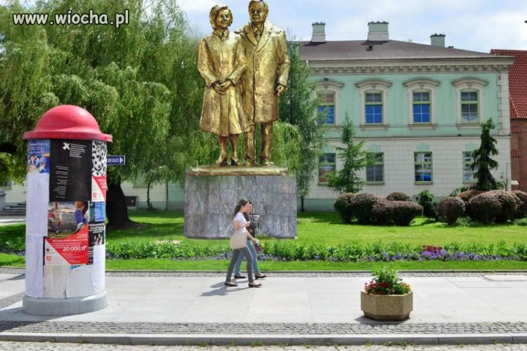 Pomnik L.Kaczyńskiego w Radomiu koszt 300 tys zł
