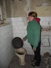 Słitka z kiblem w jakiejś ruderze