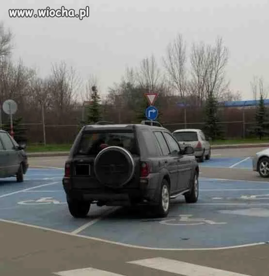 Czy duży może więcej?