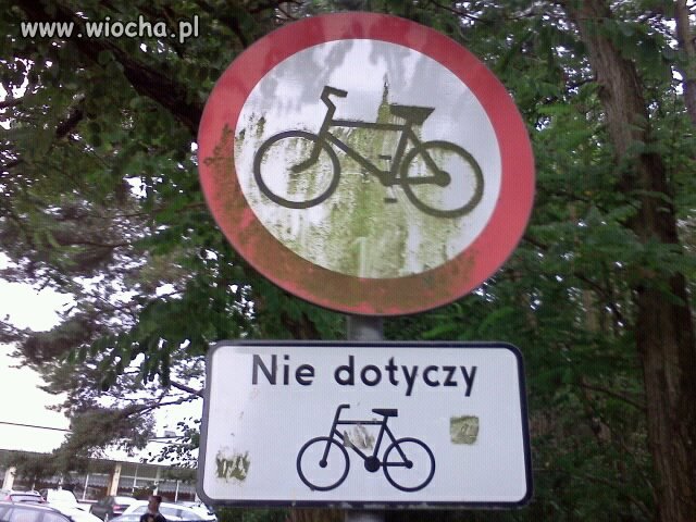Zakaz rowerów. 