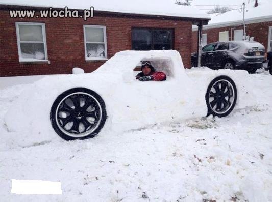 Biały bolid w akcji
