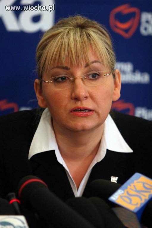 Sawicka z radością wzieła 50 000 złotych łapówki.