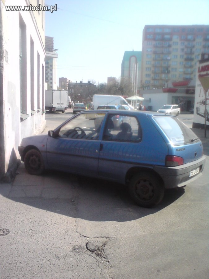 Tak się parkuje !!!