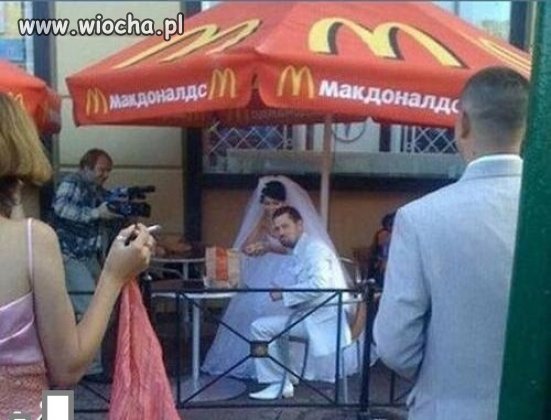 Posiłek weselny w McDonalds