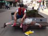 A o to koleś który myśli że jes cool...
