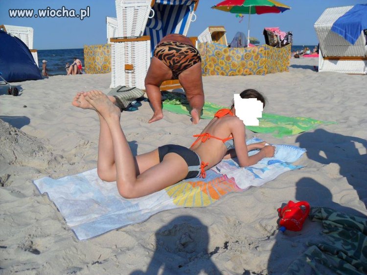 I jak tu spokojnie się poopalać?