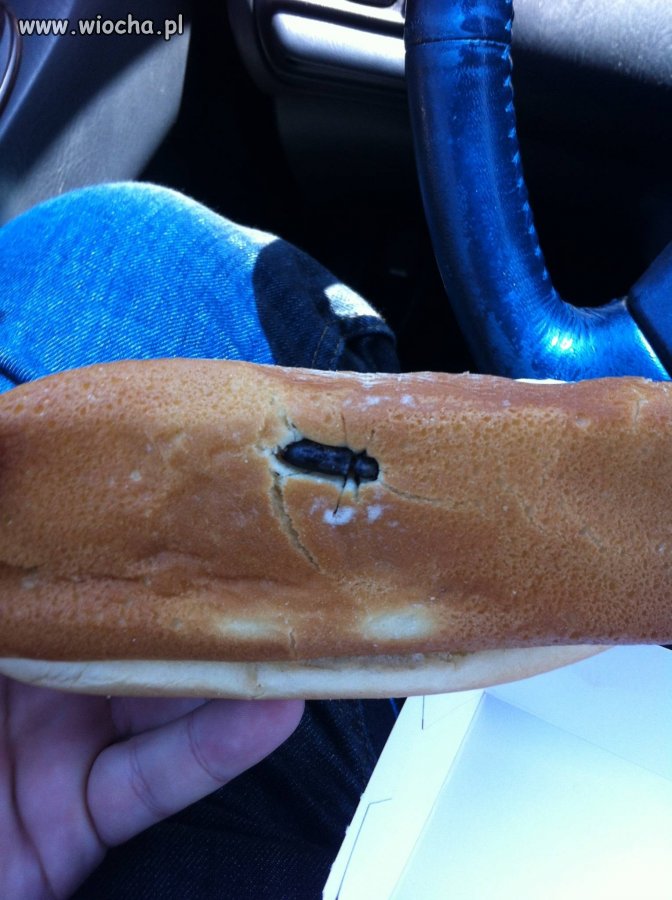 Hot dog z dodatkową wkładką...