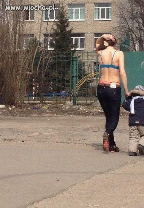 Wyszła na spacer 