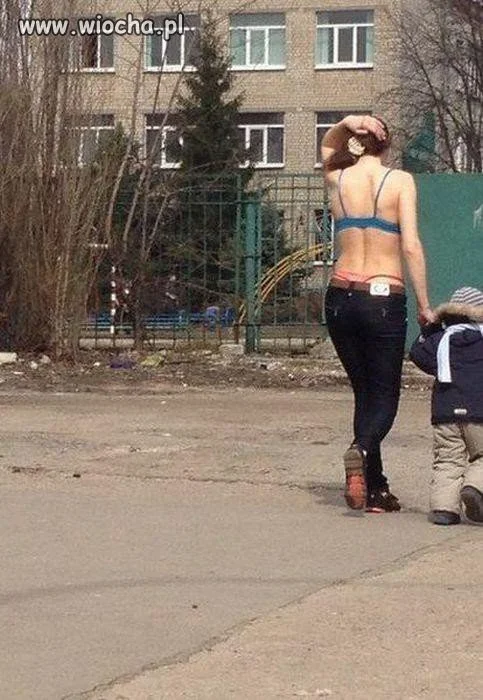 Wyszła na spacer 