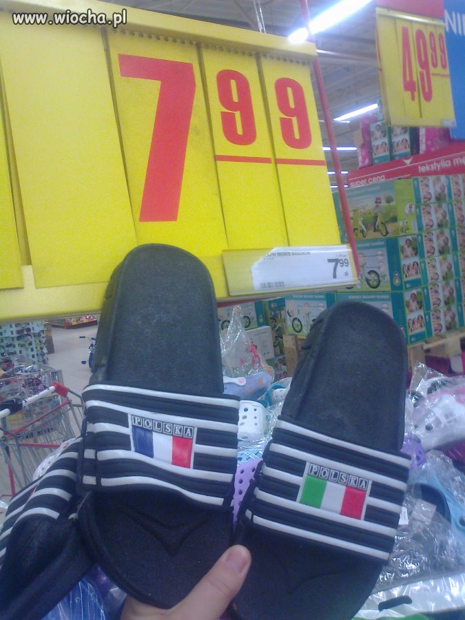 Carrefour specyficzne podejście do Polskiej flagi