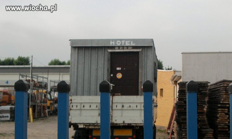 Mobilny hotel czterogwiazdkowy 