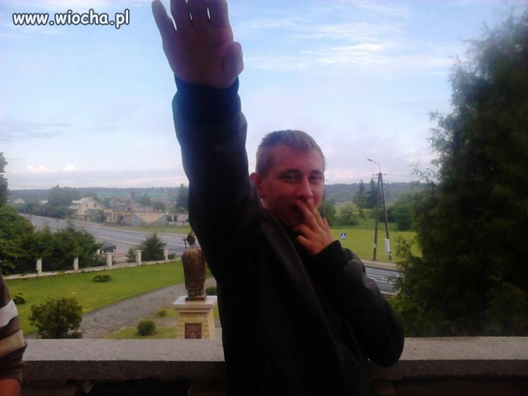Nie ma to jak robić zdjęcie pod kościołem