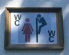 Czy to znaczy, że jest to WC dla podglądaczy ?
