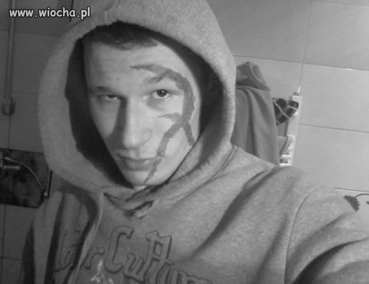 NICZYM POPEK MONSTER KRÓL ALBANI