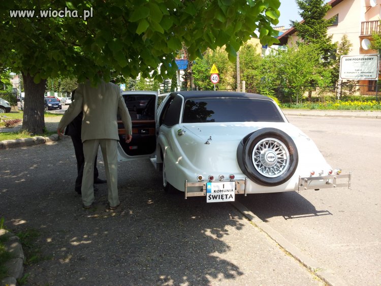 Limuzyną do pierwszej komunii