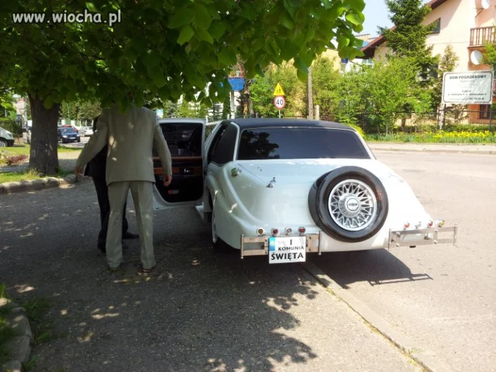 Limuzyną do pierwszej komunii