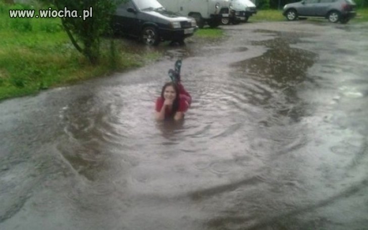 Nie ma to jak fotka w kałuży...