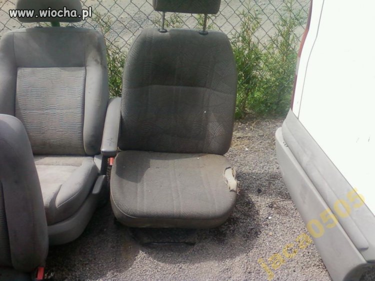 Lekkie przetarcie fotela  za 400 zł 