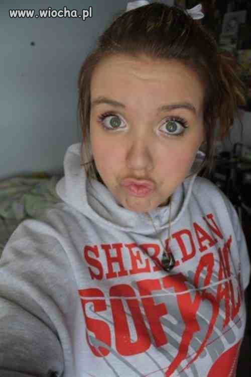 Typowy "duck face"