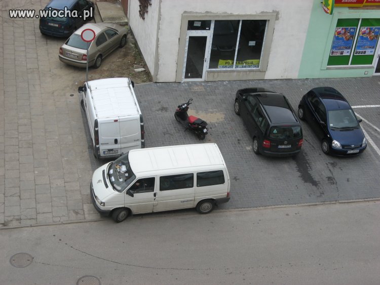 Skuterowy mistrz parkowania