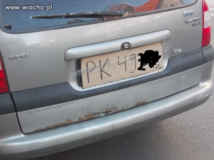 Kartonowa rejestracja