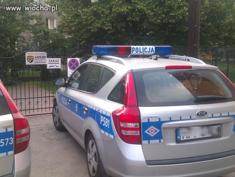ZAWIERCIE hot-dog przerwa. Chamstwo. 