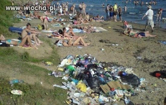 Biura podróży, byle wykupić bilet na wakacje!