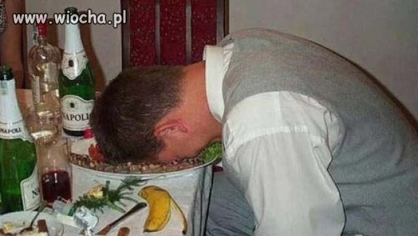 Skończył w sałatce.