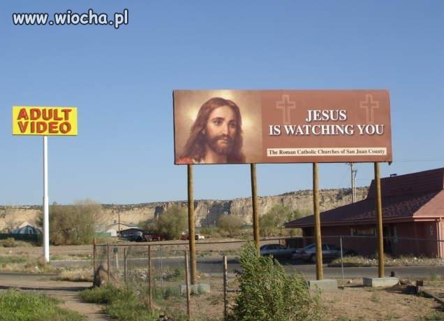 Niestosowne połączenie reklam 