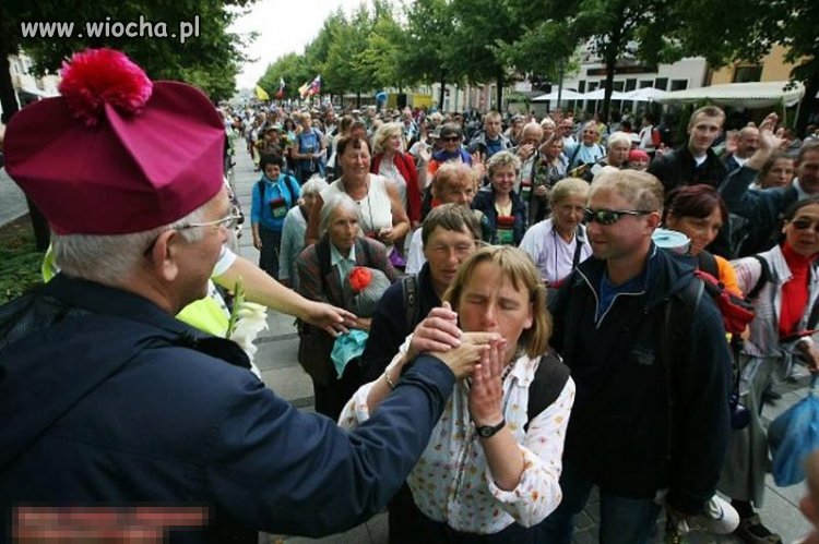 Ciekawe gdzie trzymał wcześniej paluchy... 
