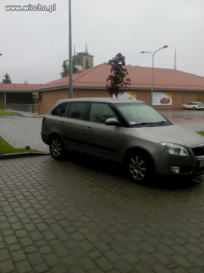 Jak tu przejść z wózkiem?