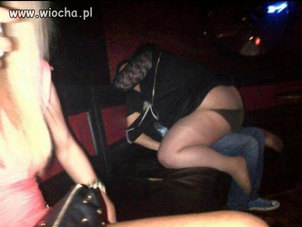 Oby tylko go nie udusiła