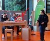 Albo pomylił stoliki albo nie tego lapka zabrał