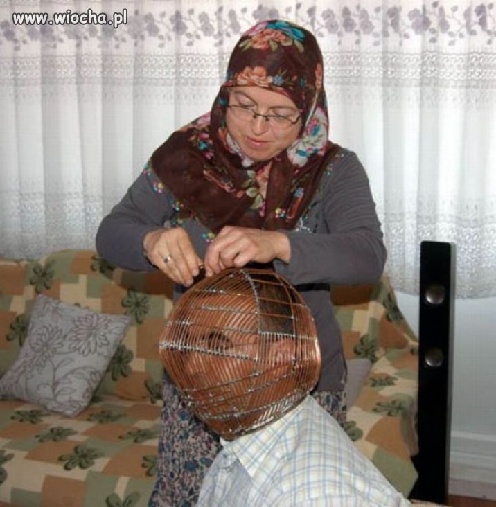 Kobieta go uwięziła