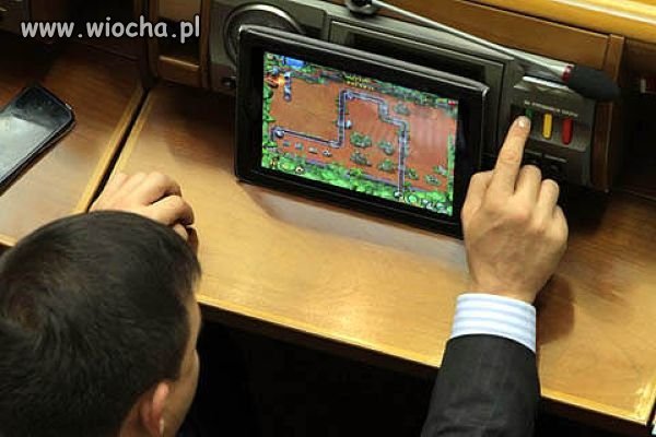 Tak, tablety dla posłów