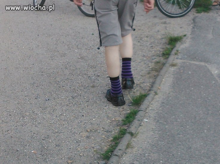 Są półbuty, są skarpety frotte w stylowe paseczki,