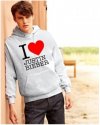 Mężczyzna w bluzie z napisem "I Love JB"