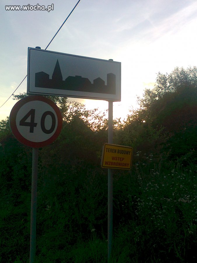 Oznaczenie jednego z wjazdów do miasta.
