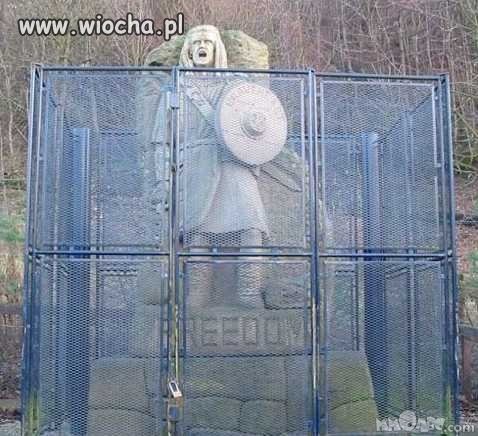 Juz nawet pomniki stawiaja...