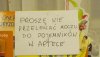 Ludzie przychodzili do apteki z moczem w słoikach