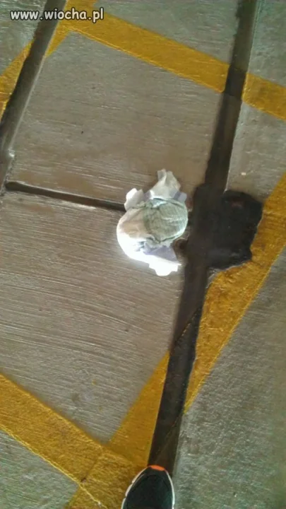 Tymczasem na chodniku...