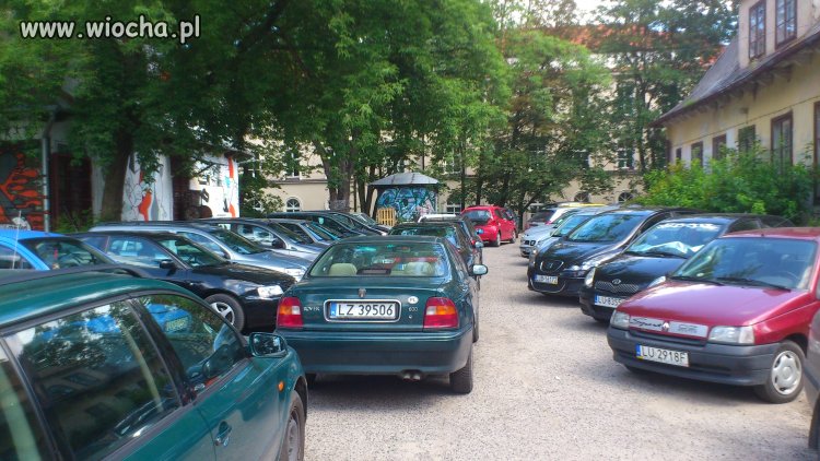 I jak tu wyjechać małym czerwonym? 