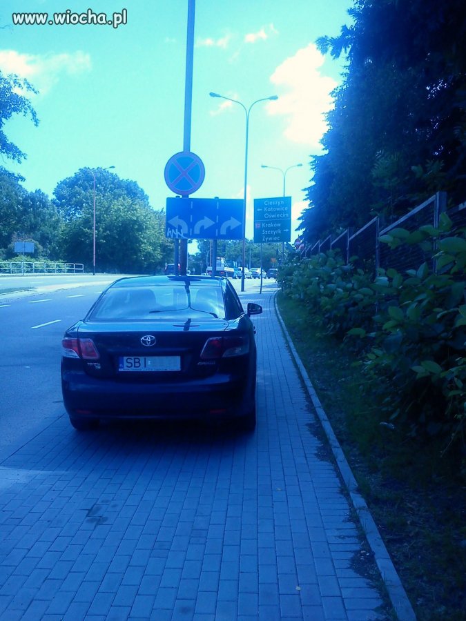 Parkowanie debila w Bielsku-Białej...
