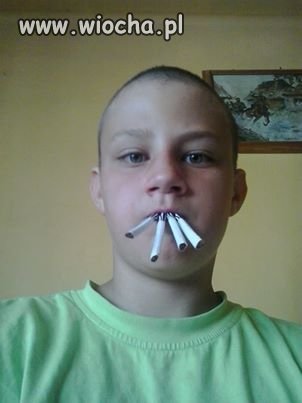 Brawo! Ja też potrafię wsadzić sobie fajki do ust 