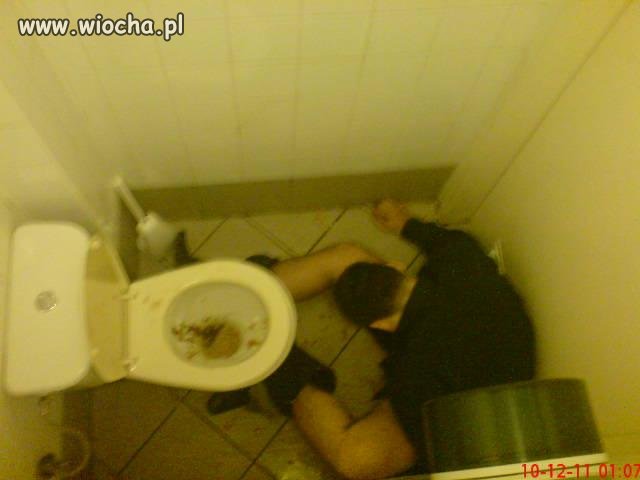 Wyluzowany tak, że zero zwieraczy.