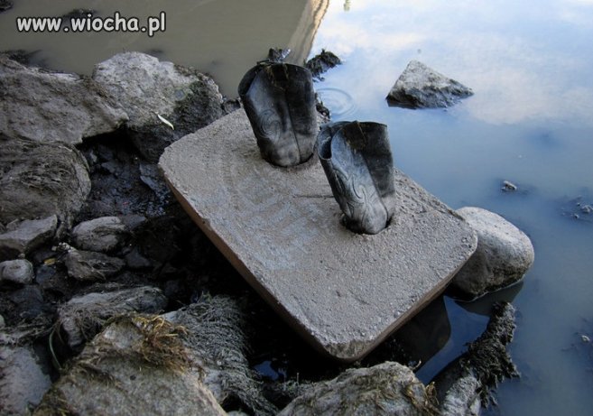 Betonowe buciki..