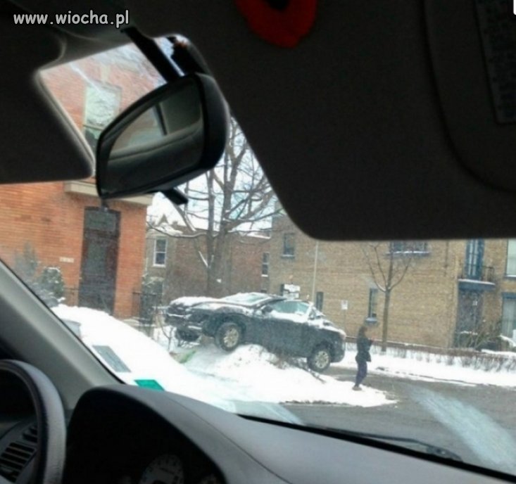 Zaparkowała...
