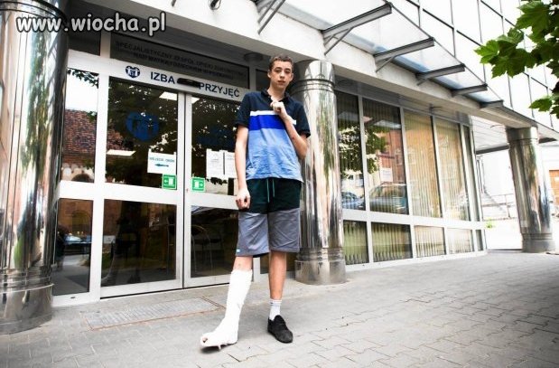 Poznańska policja pobiła i złamała nogę 17-latkowi