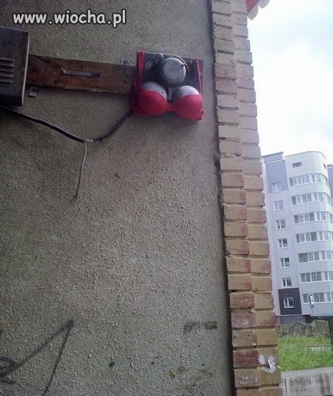 Gustowny ochraniacz na dzwonek