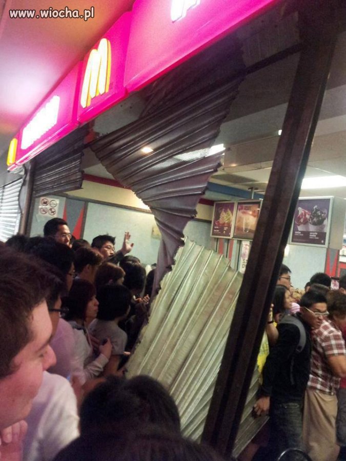 Huczne otwarcie Mc Donalds...